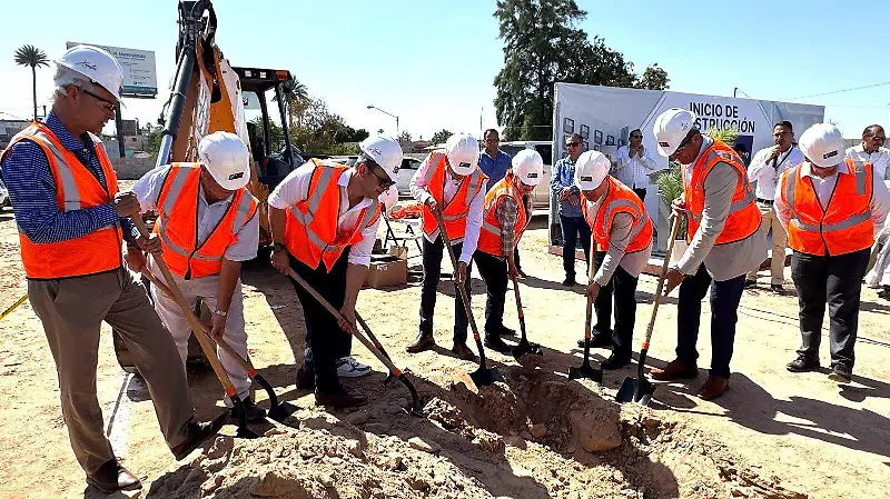 Colocación de la primera piedra de nuevo hotel en San Luis 
